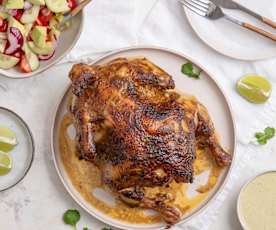 Kurczak po peruwiańsku z zielonym sosem i sałatką z awokado