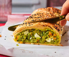 Gemüsestrudel mit Knoblauchsauce