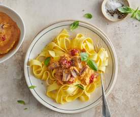 Pasta con salsa al tonno 