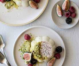 Panna cotta con coco y praliné de pistachos