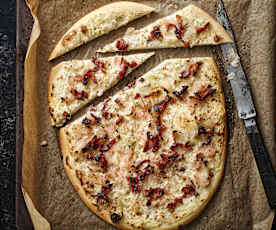 Flammkuchen mit Speck