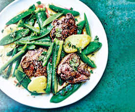 Foies de volaille au beurre de noisette, légumes vapeur