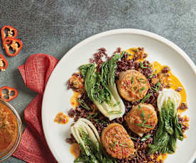 Jalapeño XO Sauce with Scallops and Black Rice (Thomas Lim)