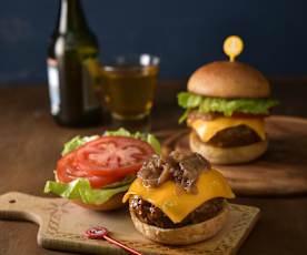 紅酒焦糖洋蔥牛肉起士漢堡