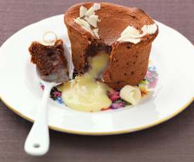 Gâteau au chocolat noir, cœur coulant au chocolat blanc