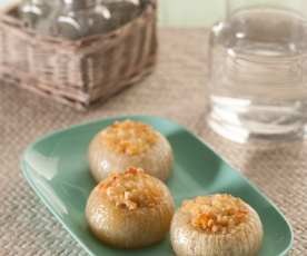 Cebollas rellenas de beicon y queso