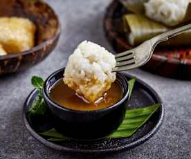 椰子糯米饭配椰子糖浆