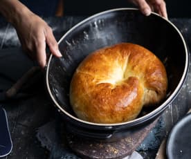 Pane intrecciato dolce