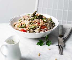 Ensalada de arroz con espárragos y atún