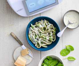 Pâtes vertes sauce parmesan