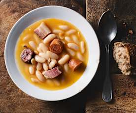Fabada Asturiana (Estufado de feijão-branco asturiano)