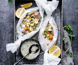 Pescado empapelado con verduras