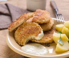 Sellerieschnitzel mit Parmesan-Panade und Joghurtsauce