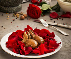 Quaglie ai petali di rosa (alla maniera de Come l'acqua per il cioccolato)