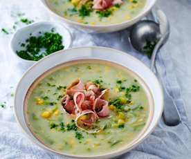 Porree-Mais-Suppe mit Schinken