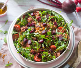 Ensalada de quinoa con remolacha y vinagreta de frambuesas