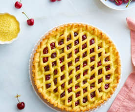 Crostata con crema pasticcera e ciliegie (senza glutine)