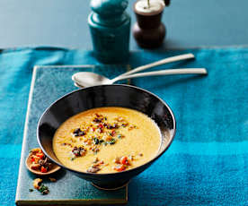 Paprikasuppe mit Hackgröstl