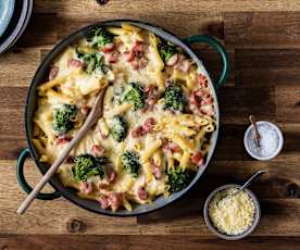 Broccoli and ham pasta bake