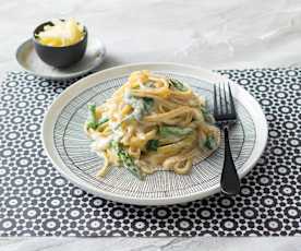 Creamy cauliflower and blue cheese pasta