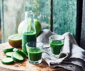 Shot de jus détox au concombre