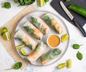 Spring rolls z kurczakiem i sosem orzechowym (TM5)