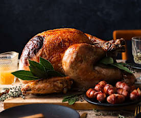 Pečená krůta s pancettou a citrónovo-bylinkovou nádivkou