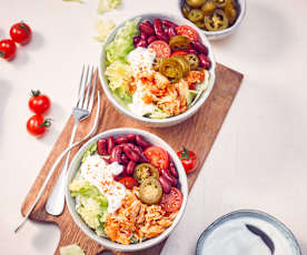 Meksykański bowl z szarpanym kurczakiem