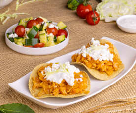 Tinga de col y ensalada de calabacitas