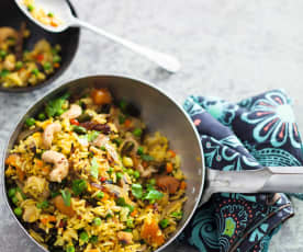 Biryani aux légumes et aux fruits secs