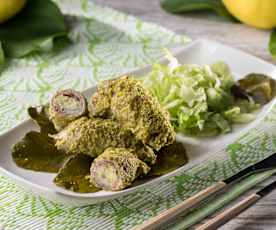 Involtini di vitello al vapore con insalata verde veloce