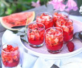 Gelatina de frambuesa con sandía y jarabe de hibisco