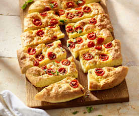 Focaccia mit Kirschtomaten