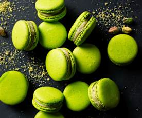 Pistazien-Macarons mit Pistazien-Ganache