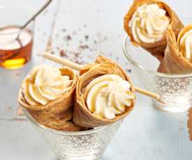 Cornets de crêpe chantilly sirop d'érable