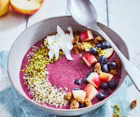 Smoothie-bowl med blandede bær