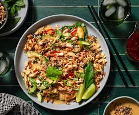 Crispy rice chicken salad with satay sauce