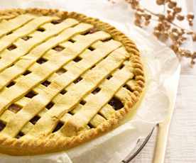 Tourte de Noël à la courge, marrons et champignons