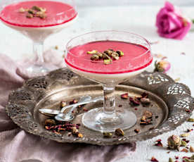 Kardamonowa panna cotta z różanym syropem