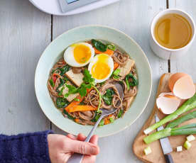 Soupe ramen aux légumes et tofu