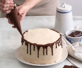 Polewa czekoladowa do tortu (drip)