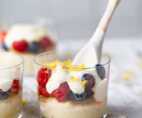 Trifle de verano con ricotta y frutos rojos