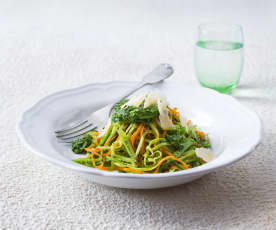 "Spaghetti" with spinach and mint pesto