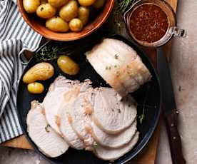 Lomo de cerdo a la sal con salsa de tomillo al pimentón