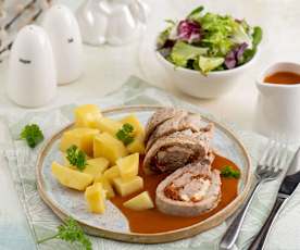 Rolady z polędwiczki z sosem i ziemniakami