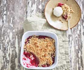 Crumble de amora e maçã