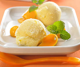 Gelato al latte e mango