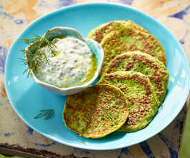 Zucchinipuffer mit Schafskäse-Dip - Peynir Soslu Mücver