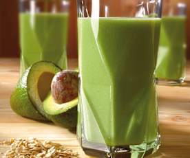 Bevanda energetica a base di mela, avena e avocado