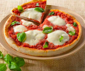 Pizza Margherita e basilico